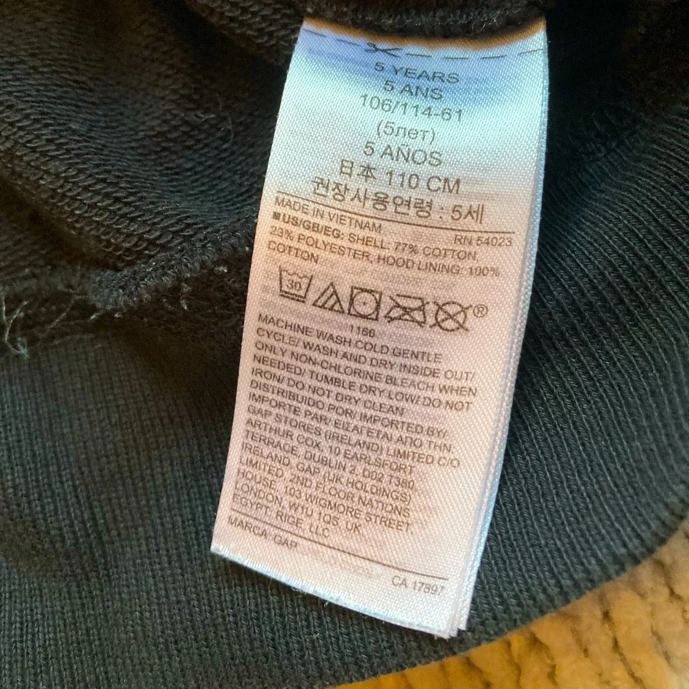 GAP Star Wars hoodie sweatshirt, Empire‎ Strikes Back, R3-D2, C-3PO, 5 Years